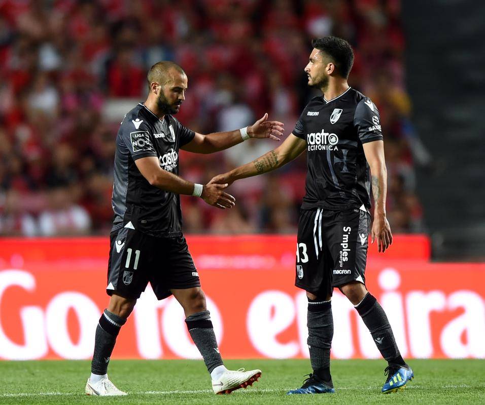 包含葡超强队失利队员情绪低落积极备战的词条