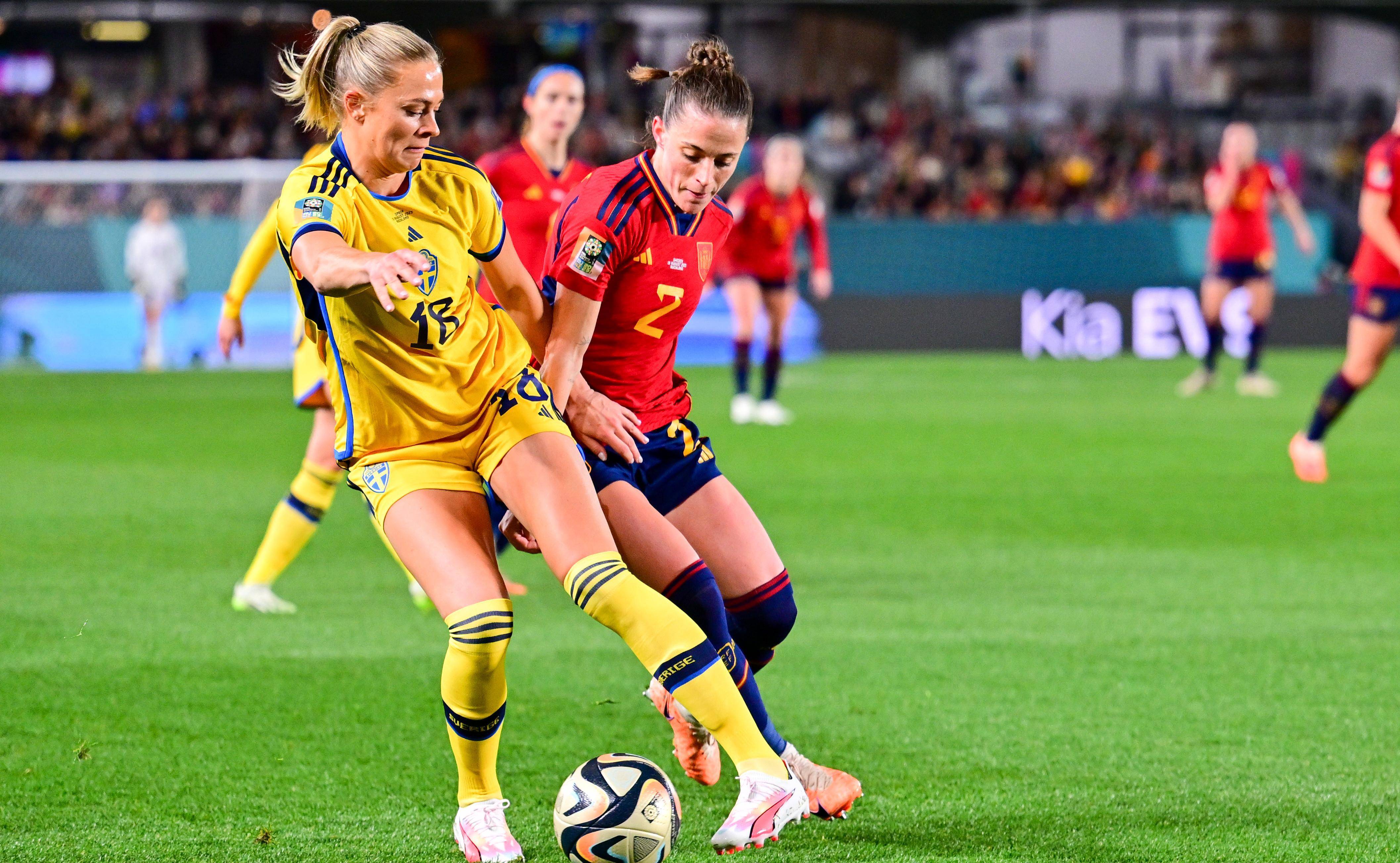 德国女足队绝地反击,夺得胜利 德国女足队绝地反击,夺得胜利