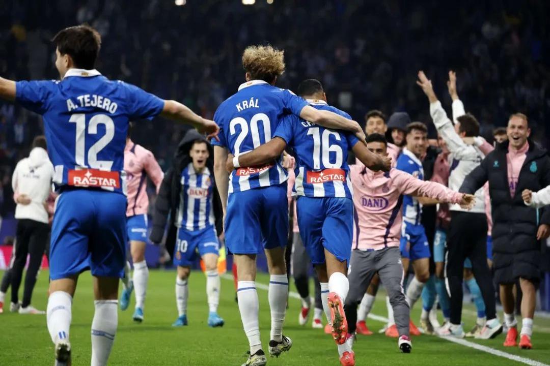 西班牙人防守失误,遭遇主场失利 西班牙人防守失误,遭遇主场失利