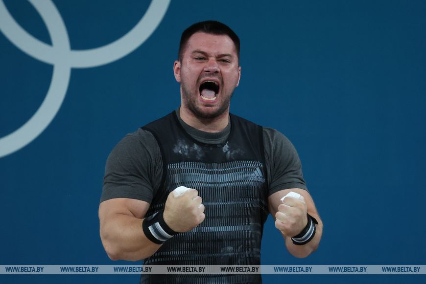 俄罗斯运动员在举重比赛中获得铜牌的简单介绍