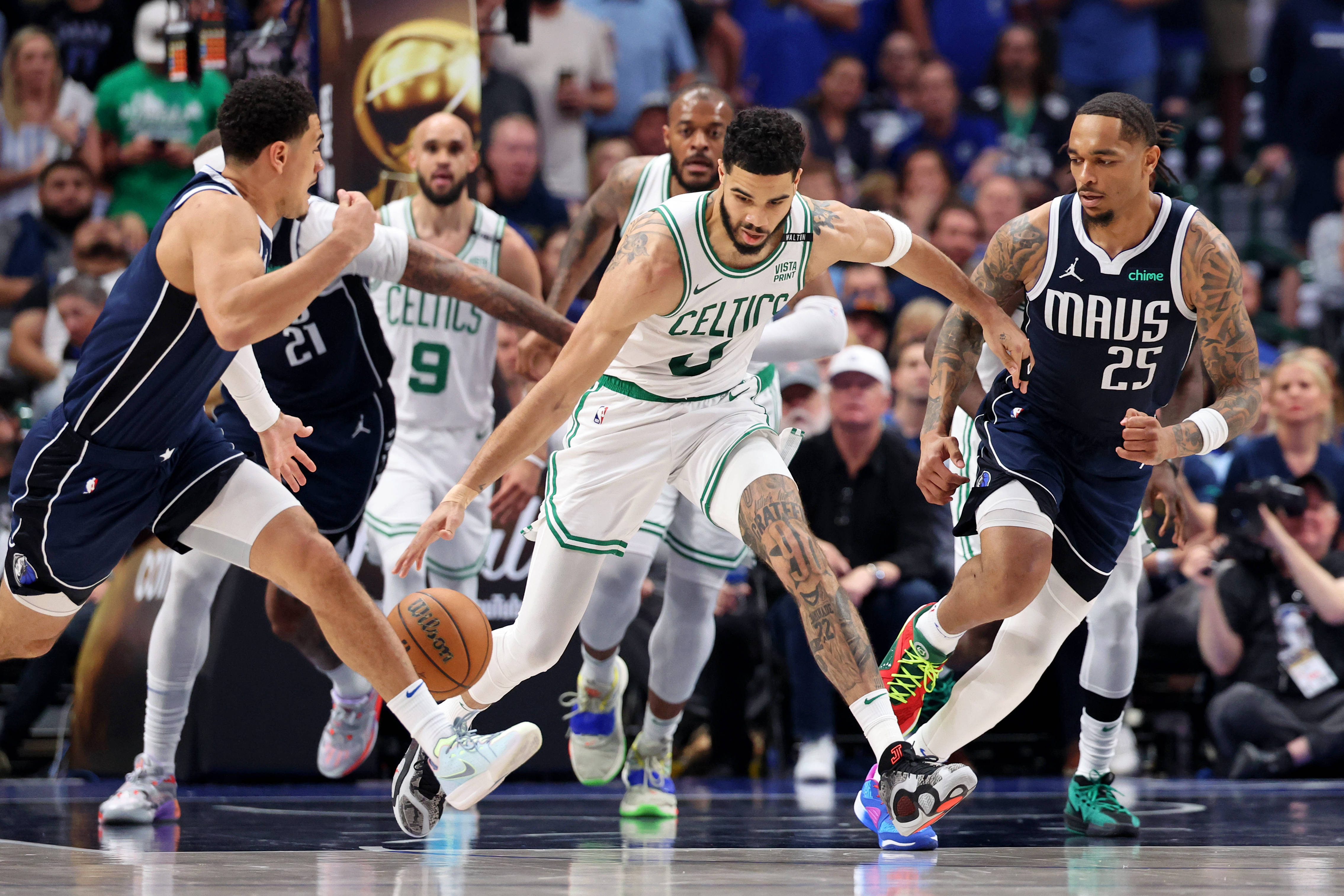 欧文带领凯尔特人队赢得比赛