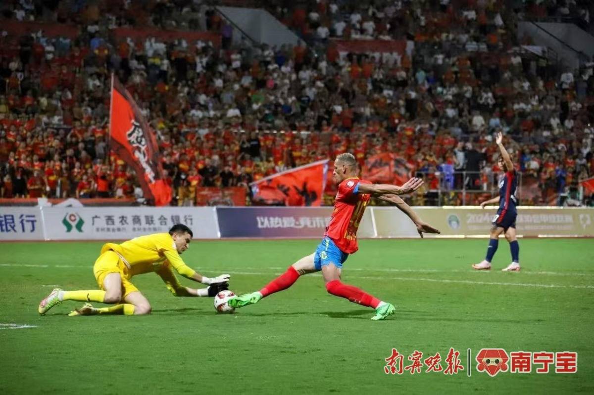 FB体育注册网址-亚洲足球明星蓄势待发迎接国际挑战