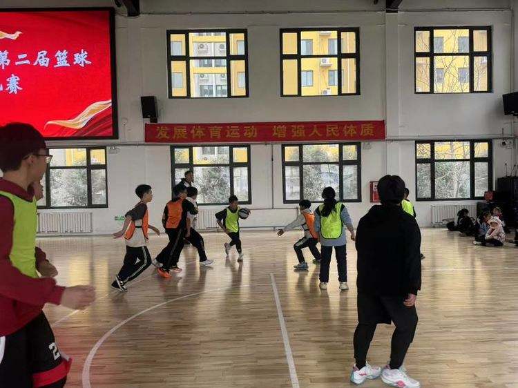 -唯有篮球联赛赛场观赏最精彩