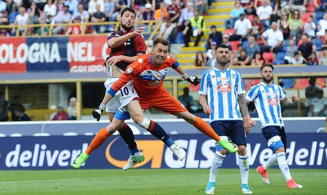 包含帕尔马客场逼平那不勒斯，表现稳健的词条