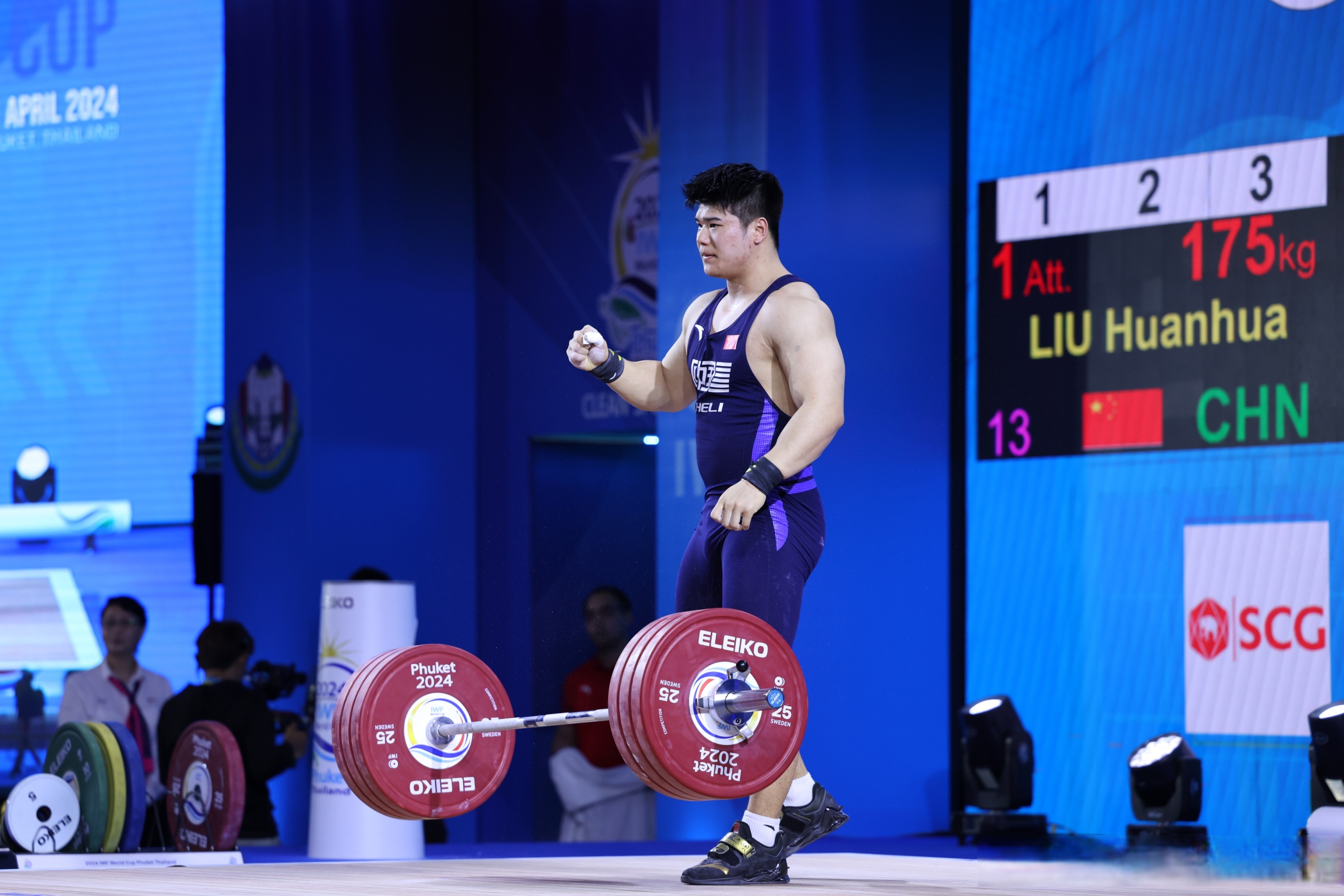 泰国运动员在举重比赛中实现突破 泰国运动员在举重比赛中实现突破