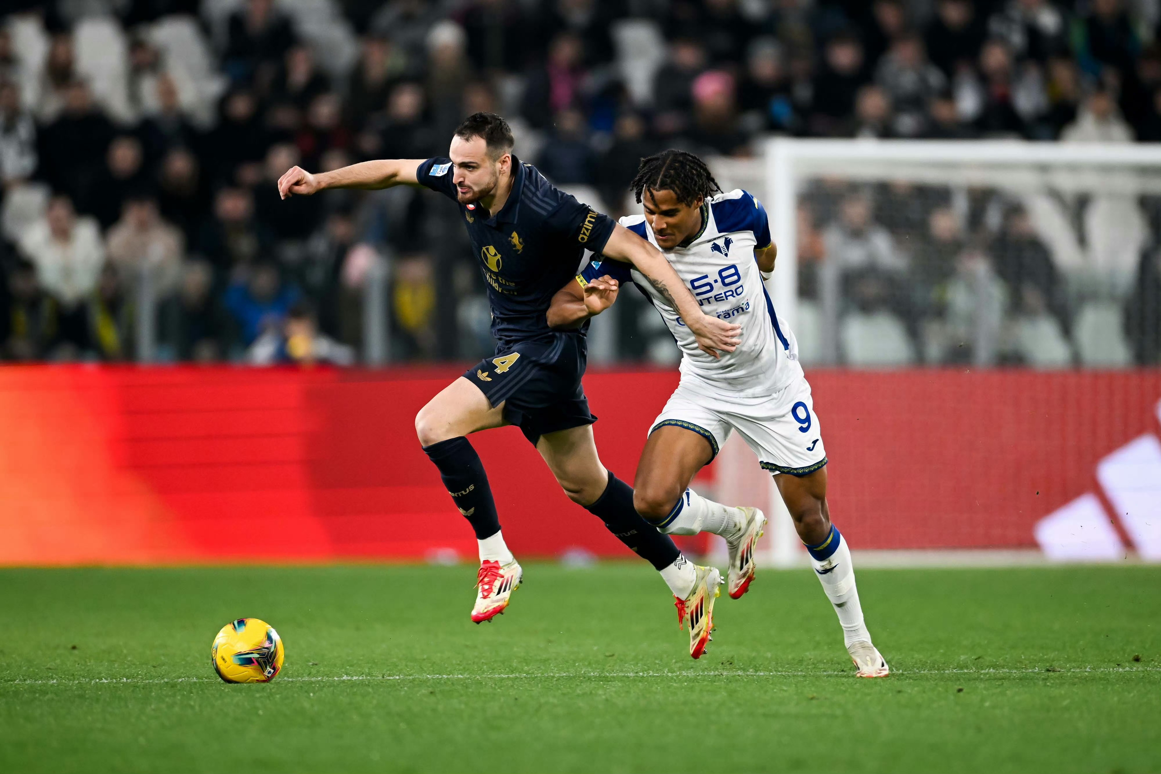 包含尤文图斯大败，晋级路上遇坎坷的词条