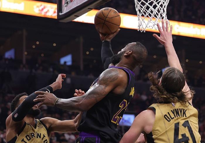 FB体育下载-掘金战胜鹈鹕，詹姆斯谈赛后反思