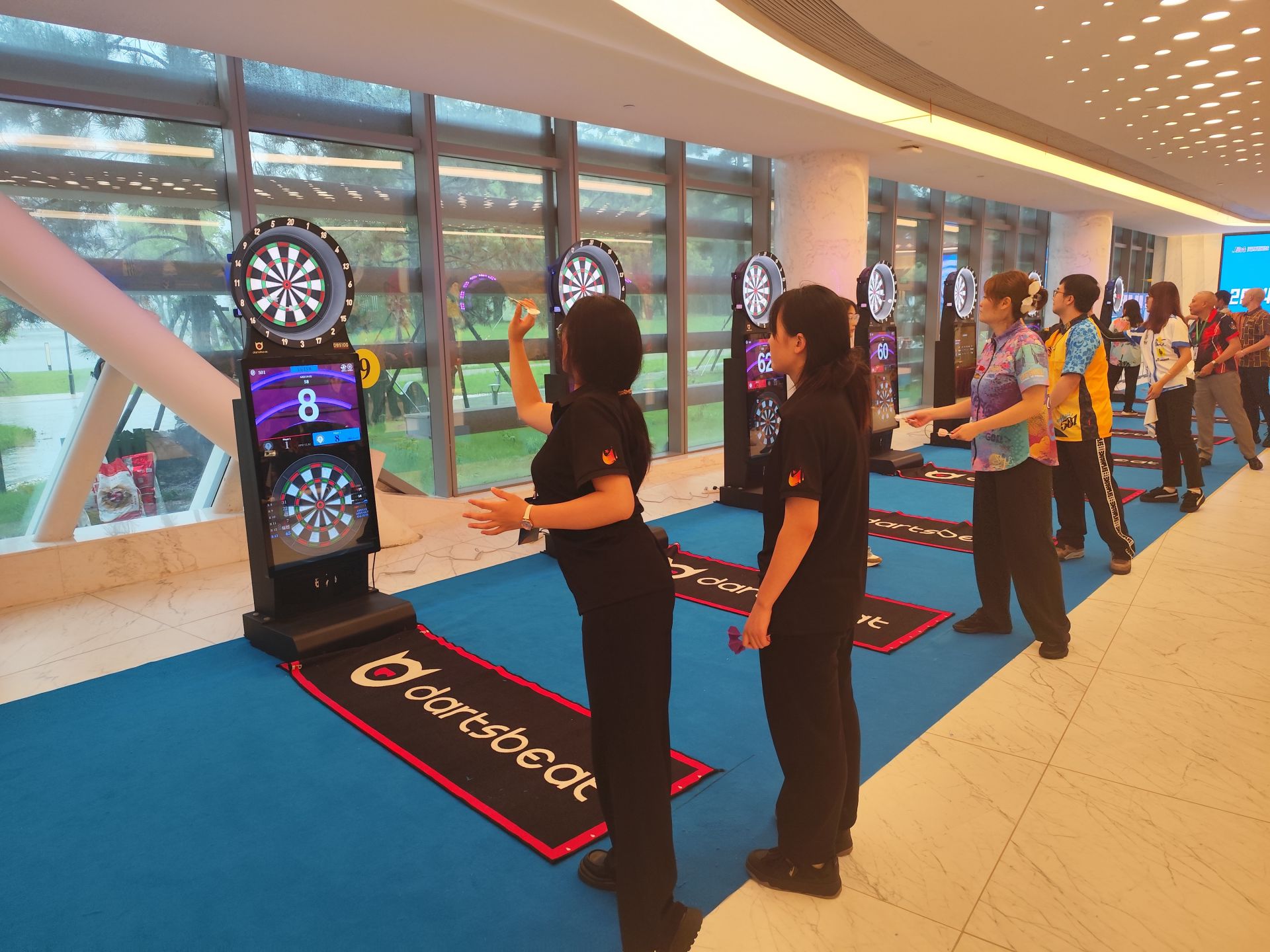 德国飞镖选手稳健发挥,登上领奖台 德国飞镖选手稳健发挥,登上领奖台