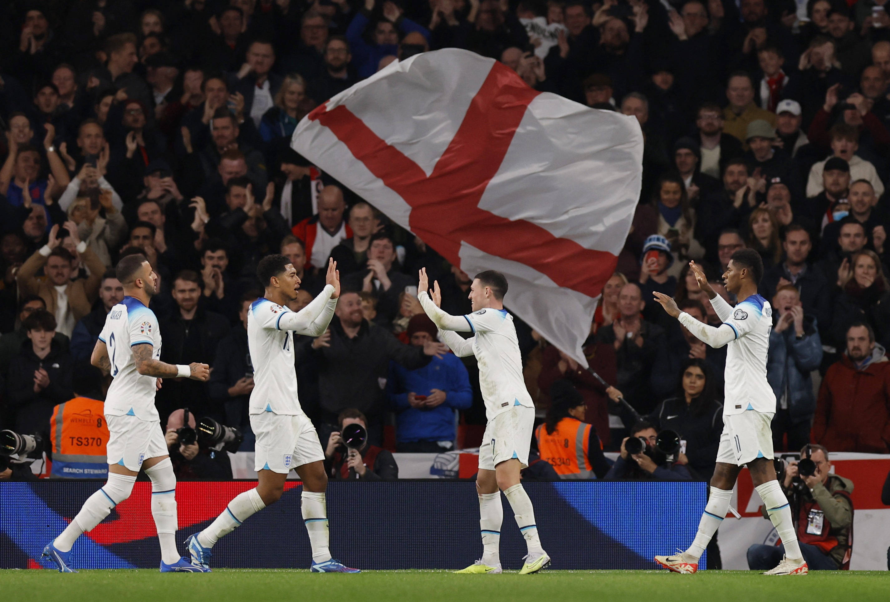 英格兰主场迎战比利时,双方实力对比悬殊 英格兰主场迎战比利时,双方实力对比悬殊