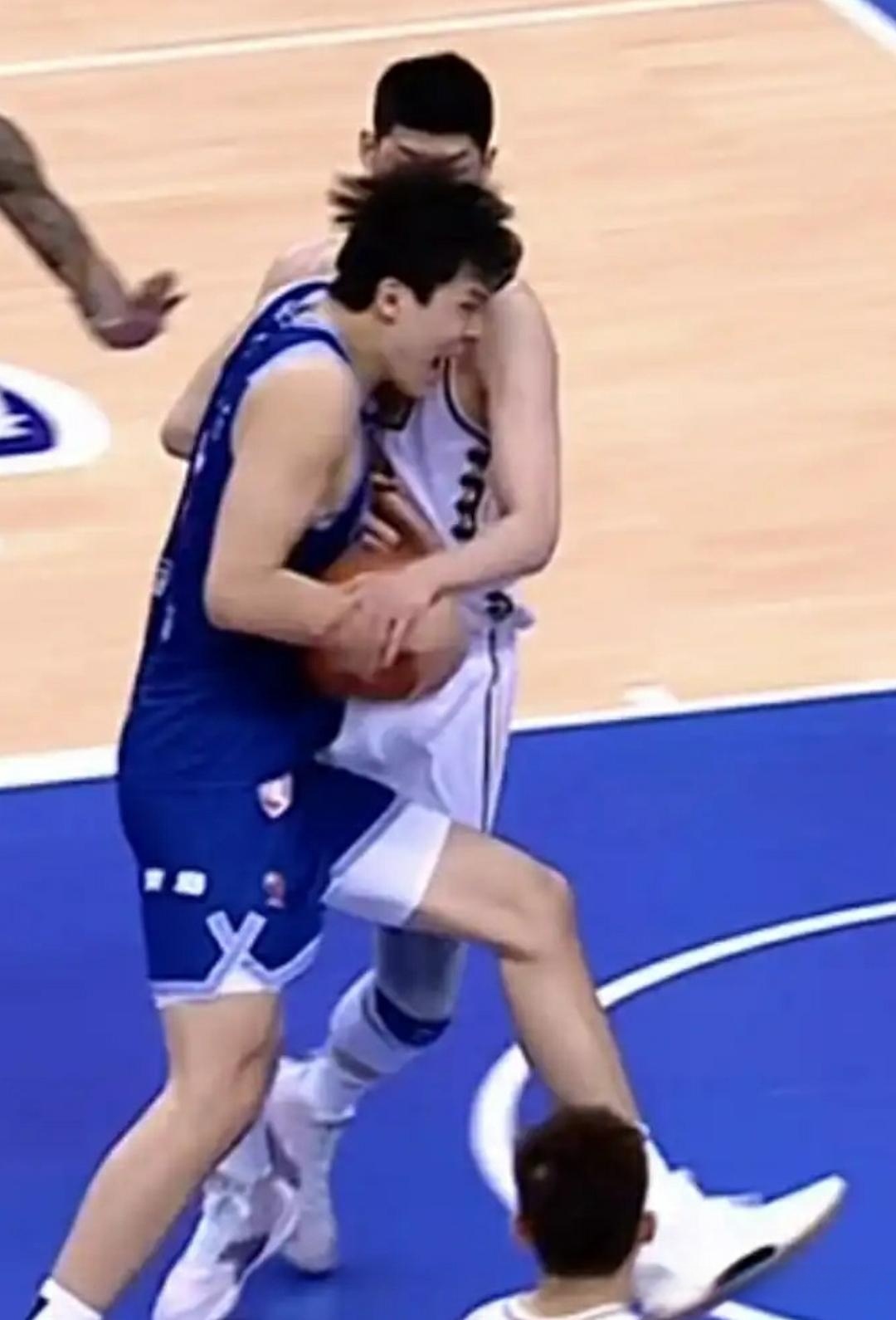 肉眼可见的比赛激烈程度让人拍案叫绝