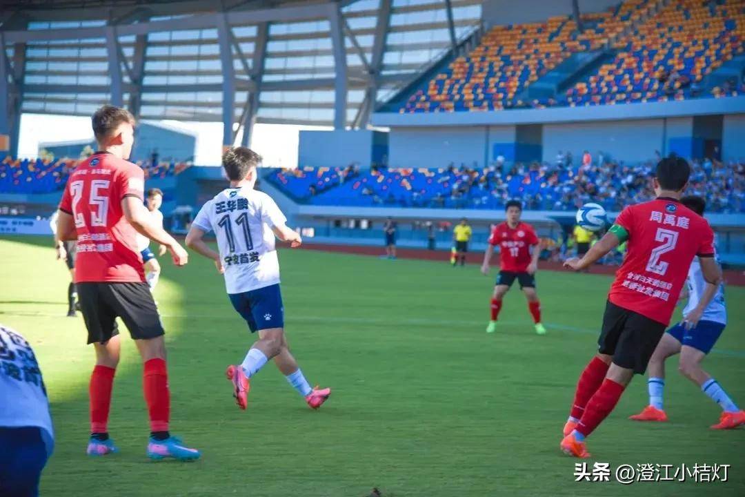 激情四射！足坛巨星对决如火如荼