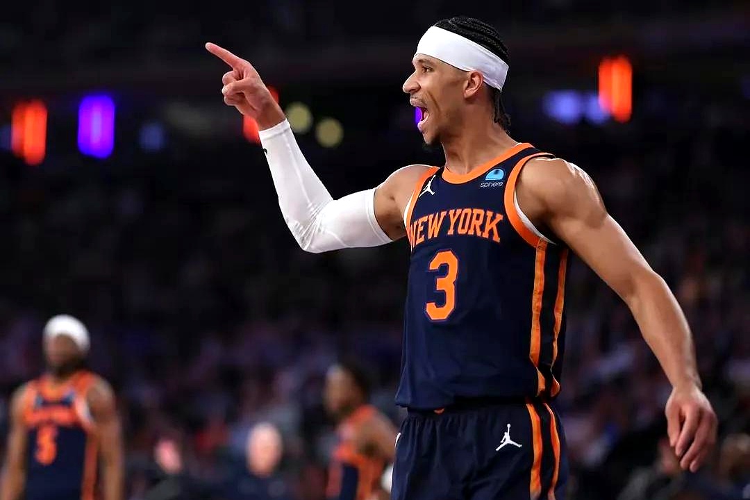 尼克斯战胜公牛,兰多夫关键时刻发威 尼克斯战胜公牛,兰多夫关键时刻发威