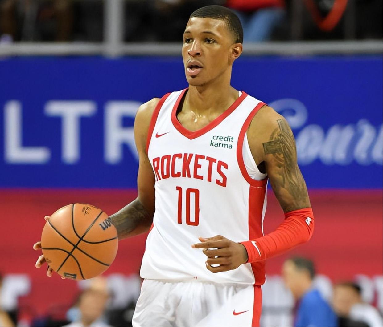 马刺队球员间传球流畅战绩持续上升 马刺队球员间传球流畅战绩持续上升