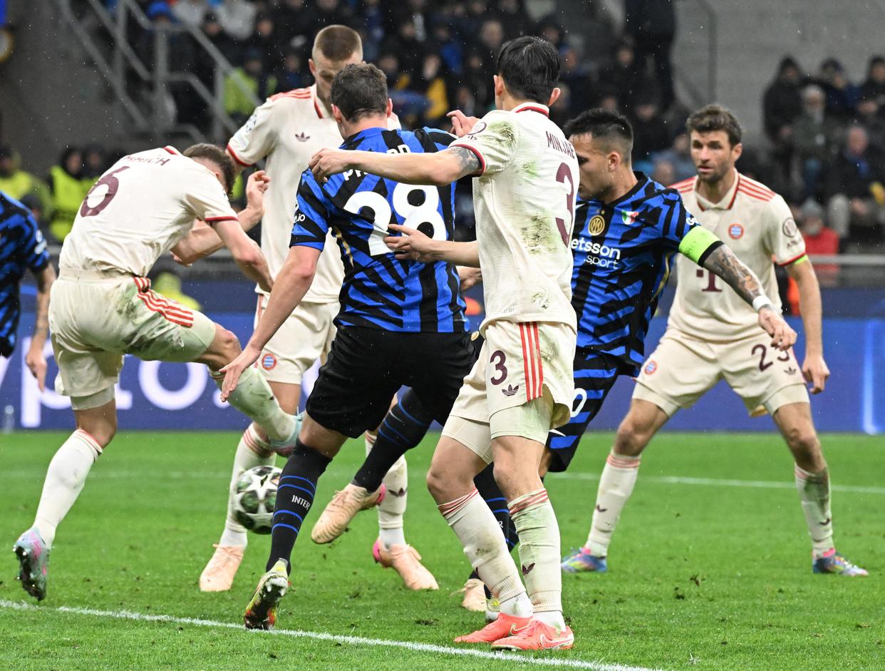 FB体育官网-国际足球联赛激烈争夺引人注目