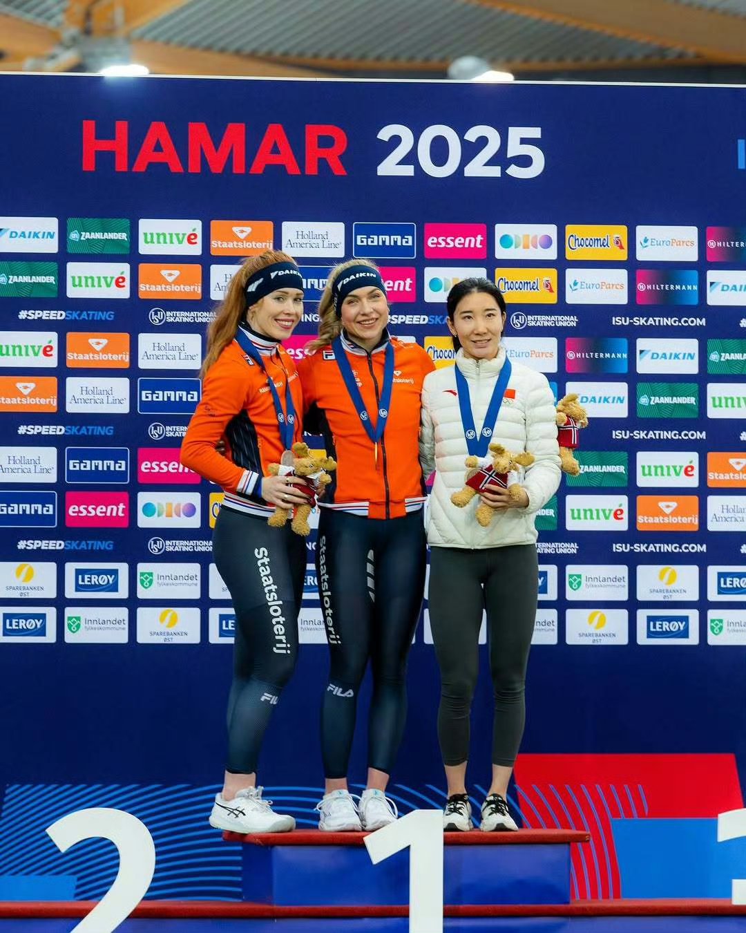 FB体育网页版-挪威选手在单板滑雪比赛中勇夺金牌