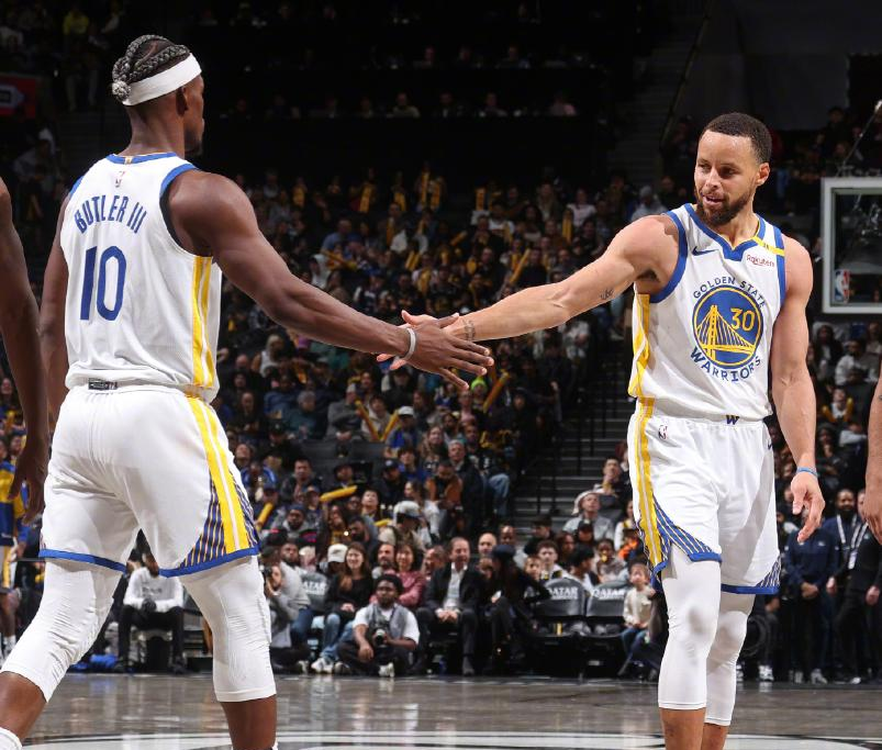 FB体育网页版-勇士轻取篮网，库里贡献高效表现