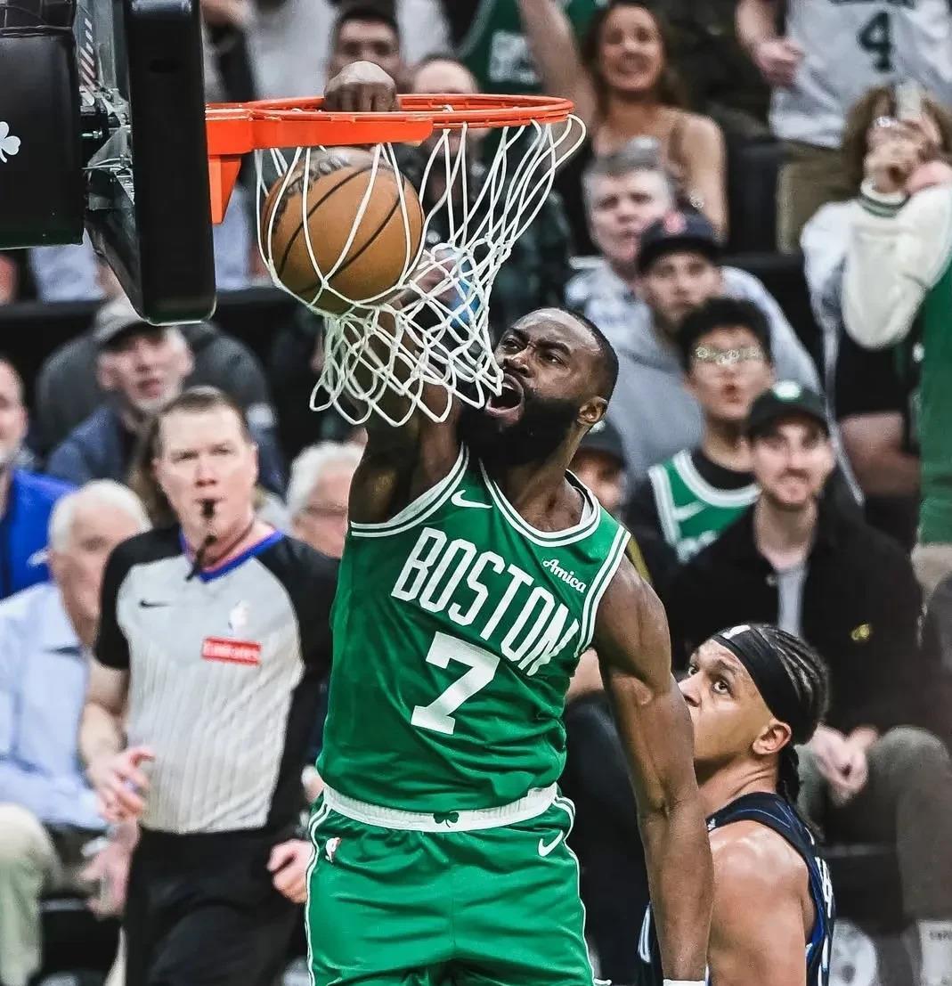 骑士轻取篮网，勒布朗砍下40+。