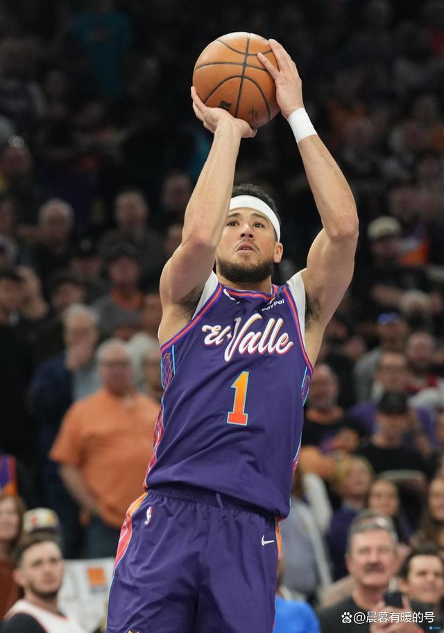 太阳客场胜爵士！布克持续高效